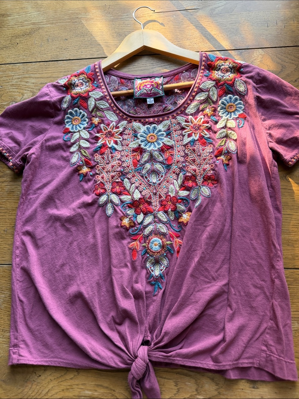 Johnny Was Mauve Embroidered Floral Tie-Front Short Sleeve Top